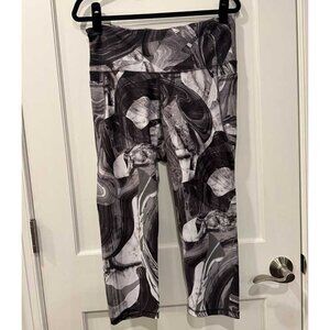 Old Navy High Waisted Elevate Powersoft Black White Abstract Cropped Leggings XL